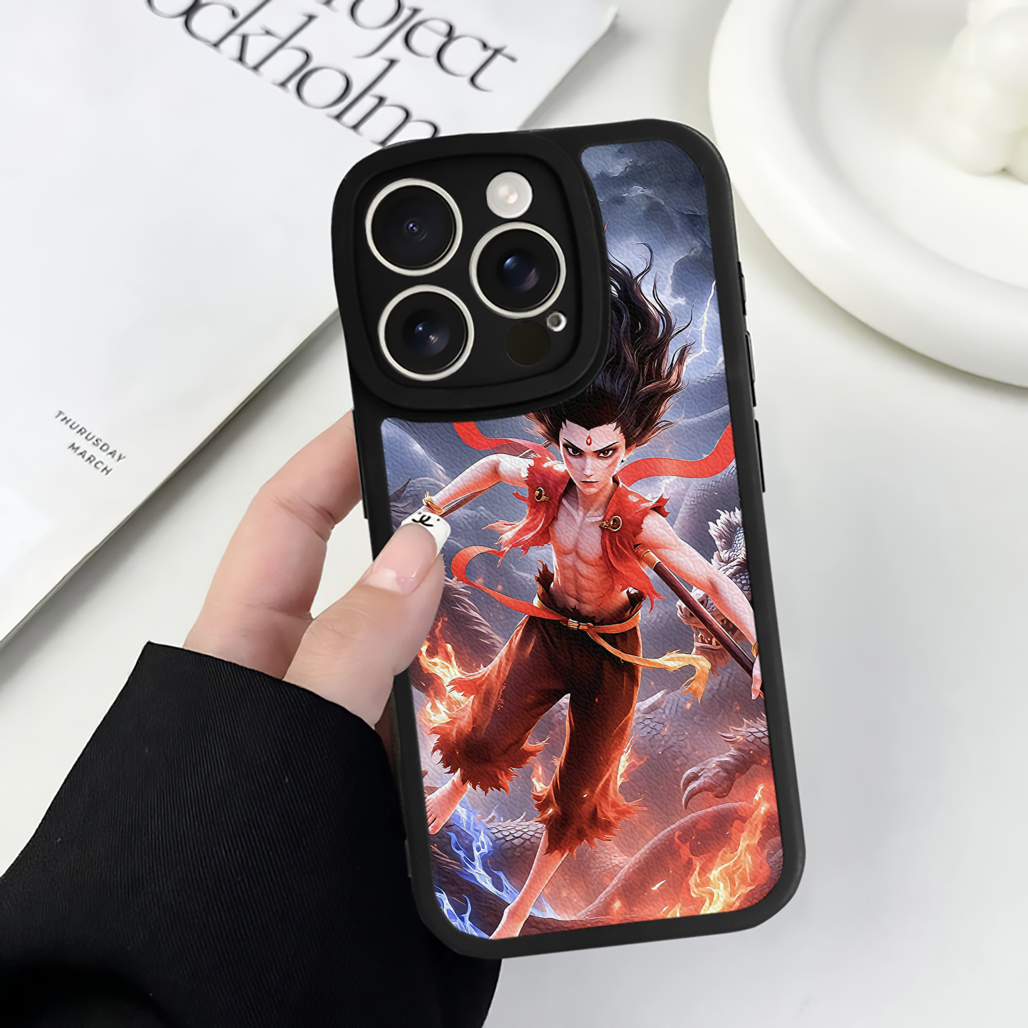 （画像用） Ne Zha 2 ナタ 魔童の大暴れ 【iPhone 16シリーズ対応】シリコンスマホケース（レザー調） 材質：シリコン
